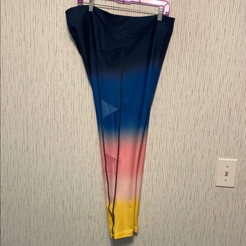Huk Women's  XL Leggings Blue Muli Colored Compression Legging & Pockets